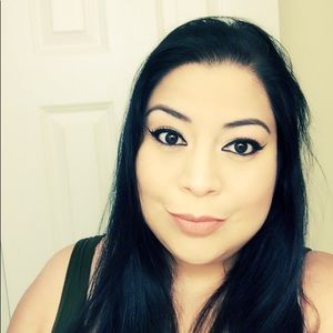 Meet your Posher, Mayra